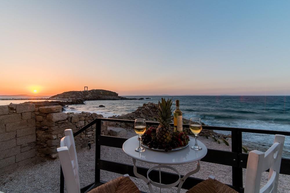 Portara Seaside Luxury Suites Naxos City Exterior photo